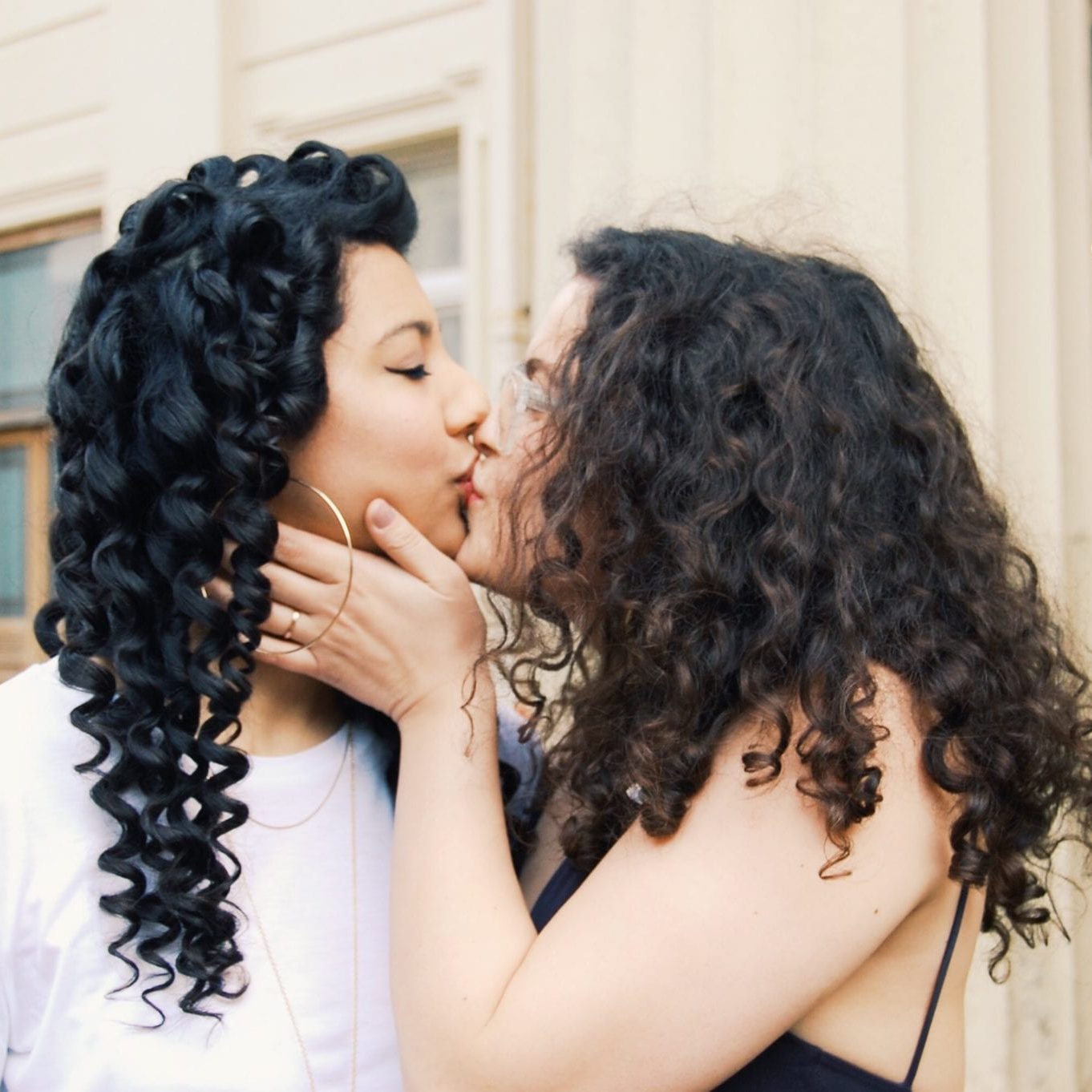 interracial lesbian couple - tallie-robinson-vs-fjU4sQos-unsplash